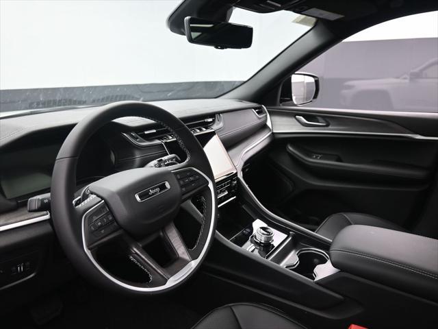 new 2025 Jeep Grand Cherokee car, priced at $52,340