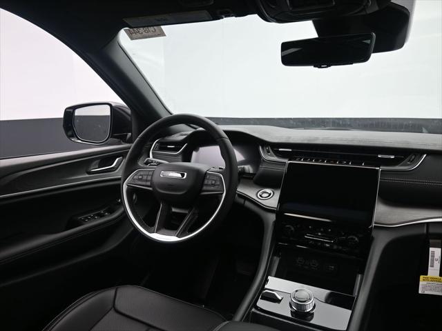 new 2025 Jeep Grand Cherokee car, priced at $52,340