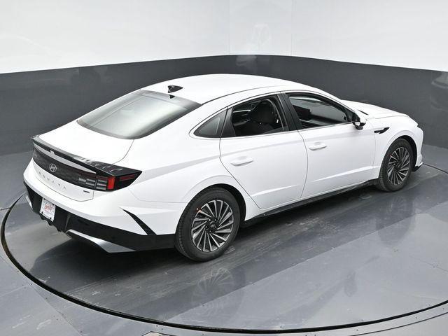 new 2025 Hyundai Sonata Hybrid car, priced at $33,180