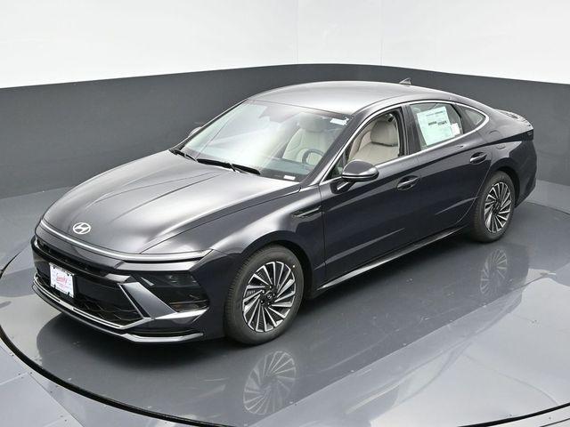 new 2025 Hyundai Sonata Hybrid car, priced at $32,665