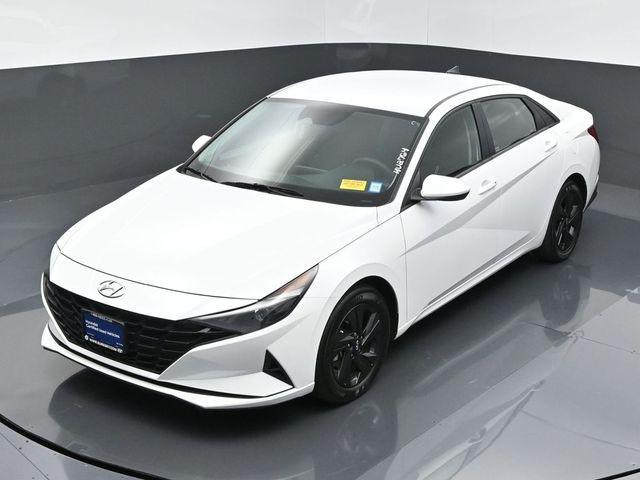 used 2022 Hyundai Elantra car