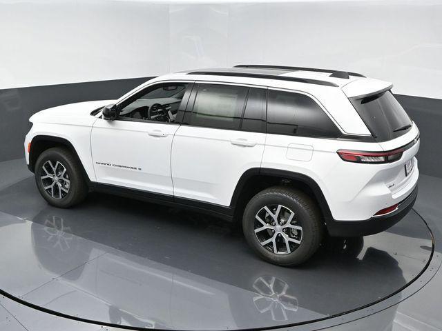 new 2025 Jeep Grand Cherokee car, priced at $49,215