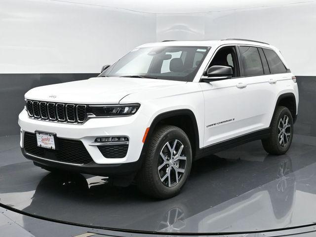 new 2025 Jeep Grand Cherokee car, priced at $49,215