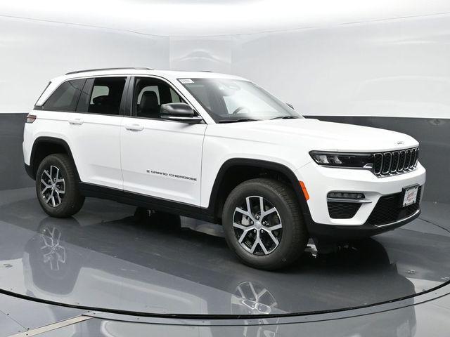 new 2025 Jeep Grand Cherokee car, priced at $49,215