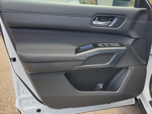 new 2025 Nissan Pathfinder car, priced at $43,884