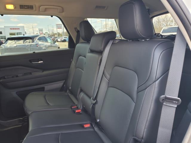 new 2025 Nissan Pathfinder car, priced at $43,884