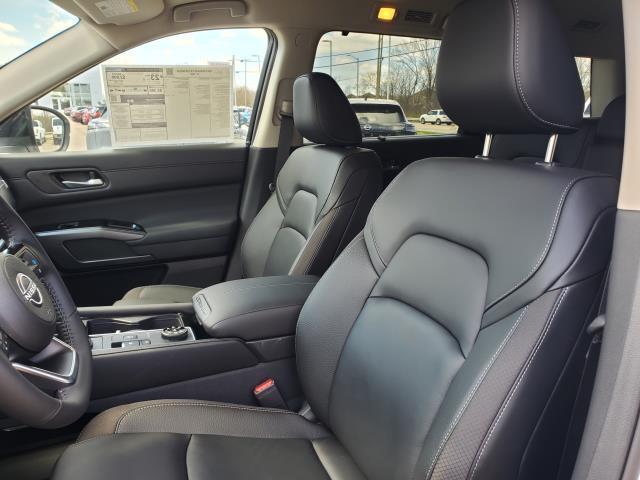new 2025 Nissan Pathfinder car, priced at $43,884