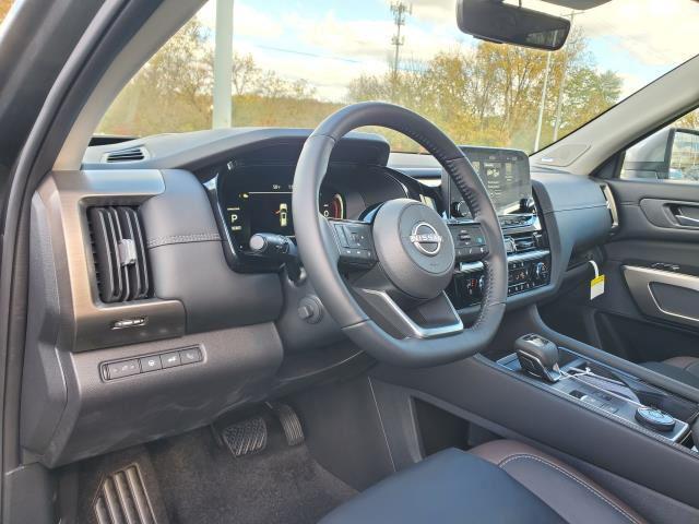 new 2025 Nissan Pathfinder car, priced at $45,647