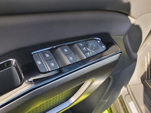 new 2025 Nissan Pathfinder car, priced at $45,647