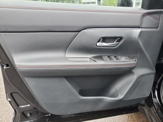 new 2025 Nissan Kicks car, priced at $31,134