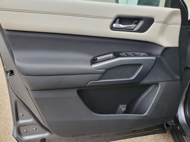 new 2025 Nissan Pathfinder car, priced at $39,486