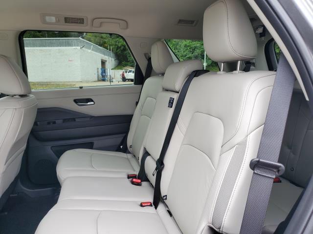 new 2025 Nissan Pathfinder car, priced at $39,486