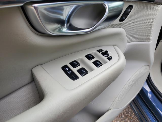 used 2022 Volvo XC90 Recharge Plug-In Hybrid car, priced at $47,997