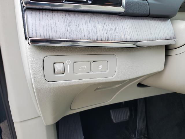 used 2022 Volvo XC90 Recharge Plug-In Hybrid car, priced at $47,997