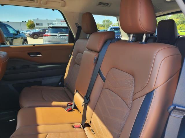 new 2025 Nissan Pathfinder car, priced at $46,022