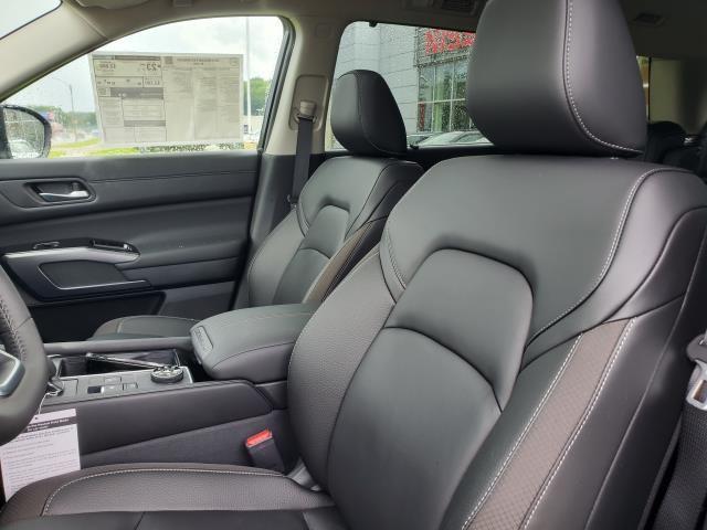 new 2025 Nissan Pathfinder car, priced at $47,143