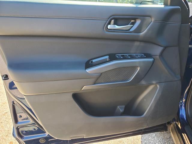 new 2025 Nissan Pathfinder car, priced at $39,086