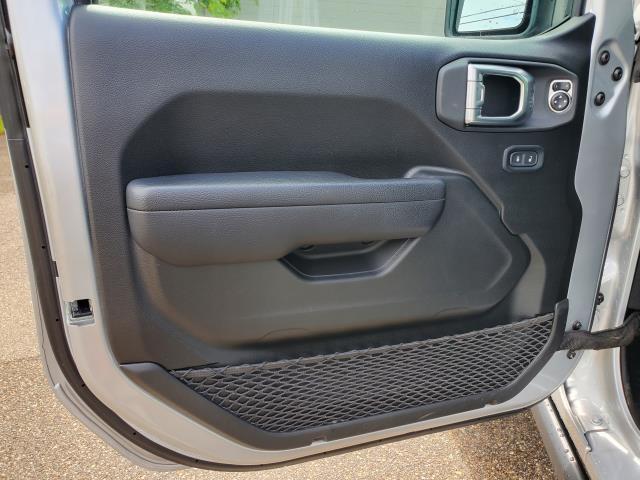used 2023 Jeep Gladiator car, priced at $36,355