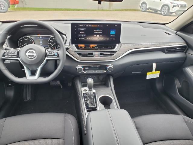 new 2025 Nissan Altima car, priced at $32,184