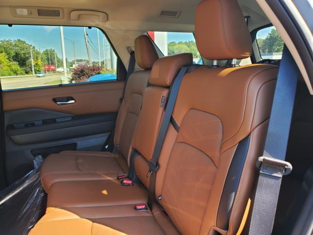 new 2025 Nissan Pathfinder car, priced at $46,022