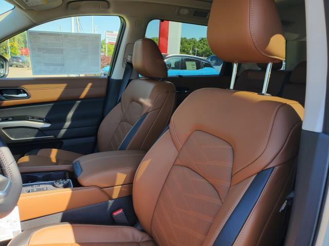 new 2025 Nissan Pathfinder car, priced at $46,022