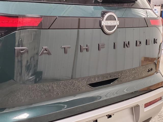 new 2024 Nissan Pathfinder car, priced at $39,425