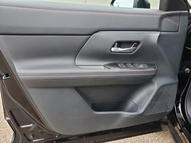 new 2025 Nissan Kicks car