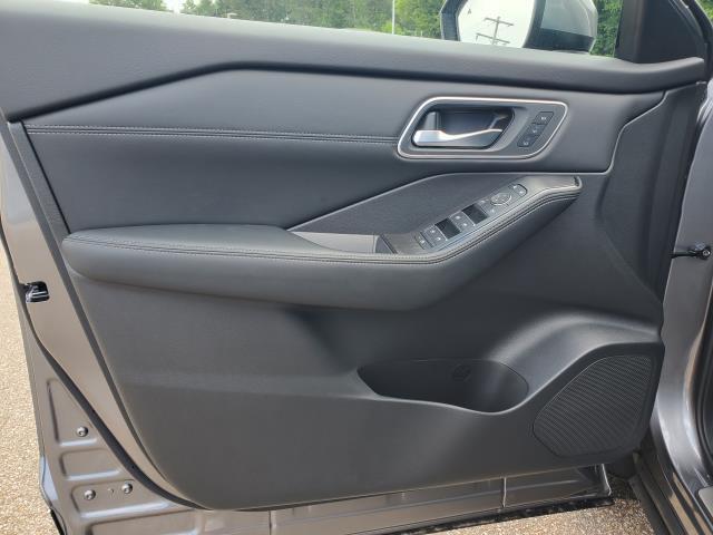 new 2025 Nissan Rogue car, priced at $42,517