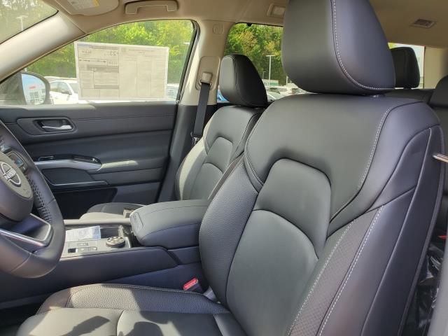 new 2025 Nissan Pathfinder car, priced at $42,707
