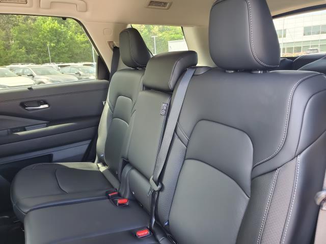 new 2025 Nissan Pathfinder car, priced at $42,707