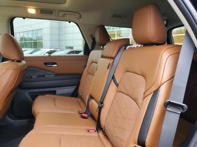 new 2025 Nissan Pathfinder car, priced at $45,622