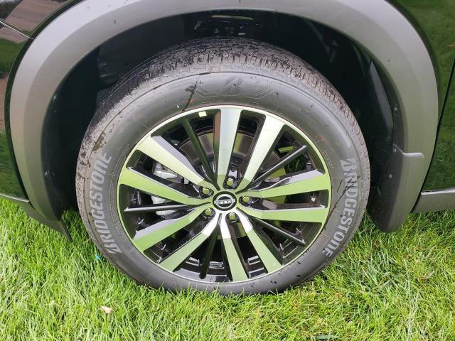 new 2025 Nissan Pathfinder car, priced at $45,622