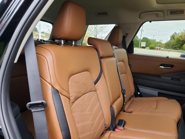 new 2025 Nissan Pathfinder car, priced at $45,622