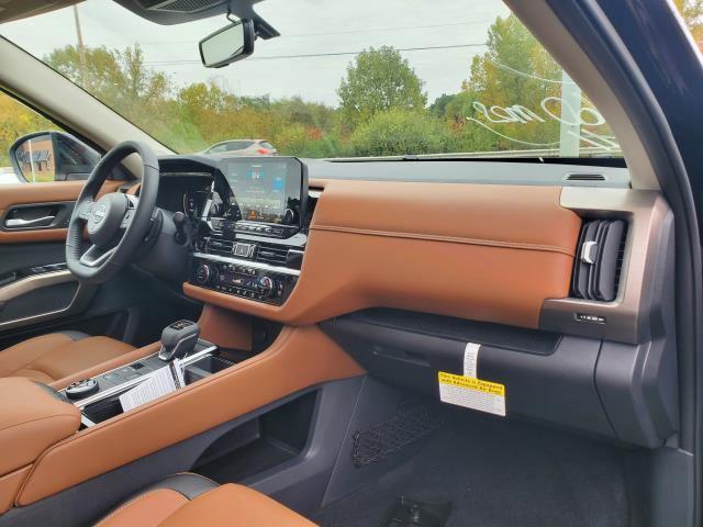 new 2025 Nissan Pathfinder car, priced at $45,622