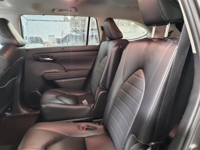 used 2023 Toyota Highlander car, priced at $39,998