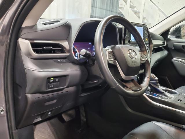 used 2023 Toyota Highlander car, priced at $39,998