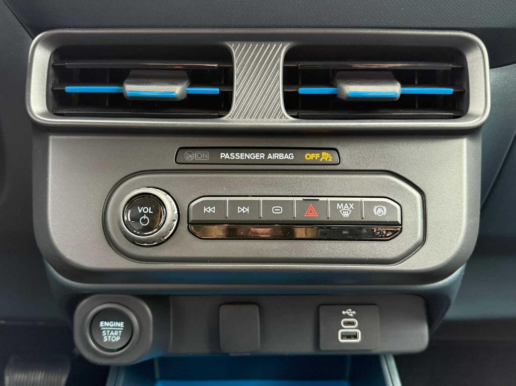 new 2025 Ford Maverick car, priced at $33,354