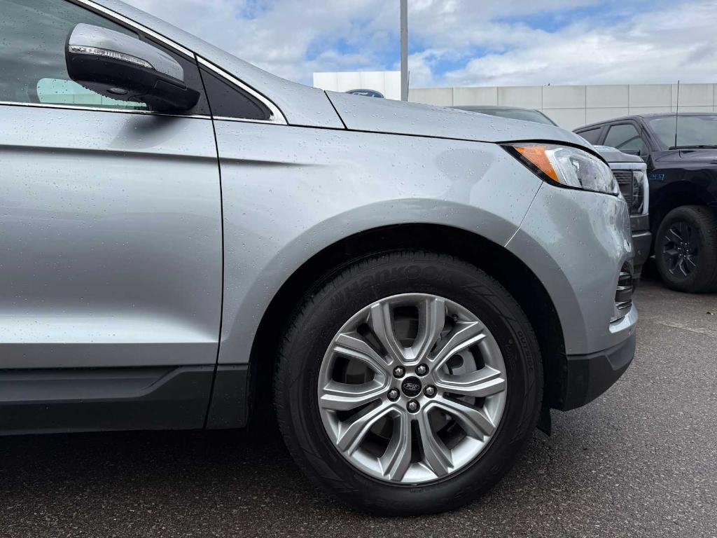 used 2024 Ford Edge car, priced at $29,104