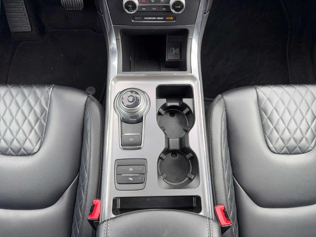 used 2024 Ford Edge car, priced at $29,104