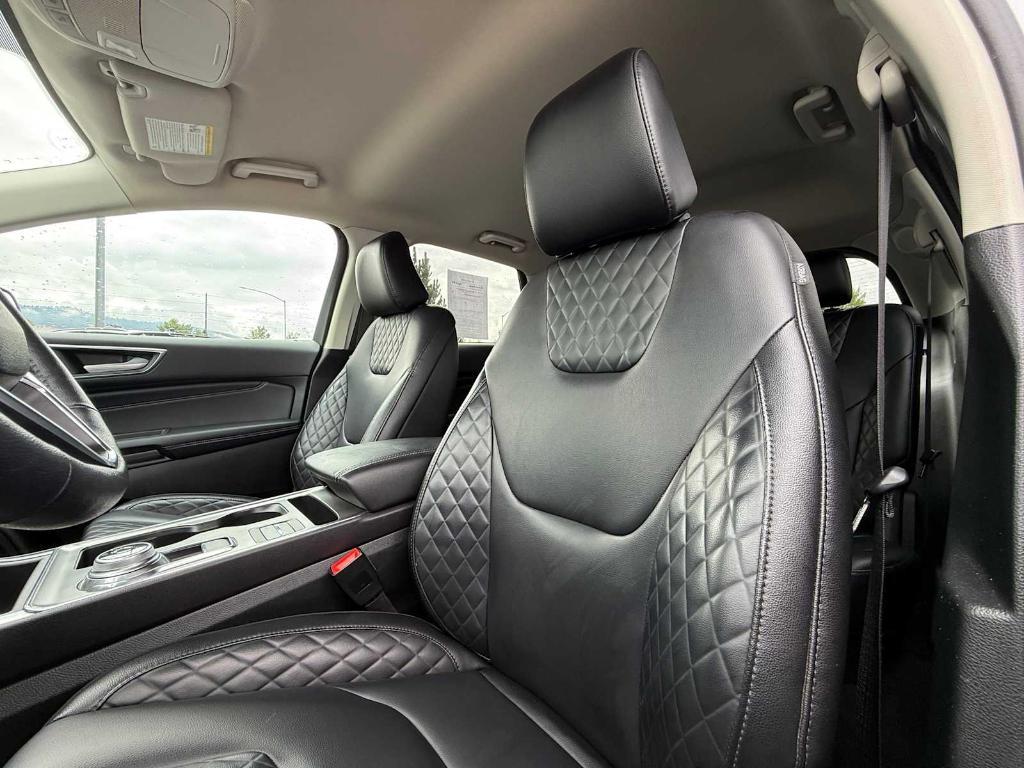 used 2024 Ford Edge car, priced at $29,104