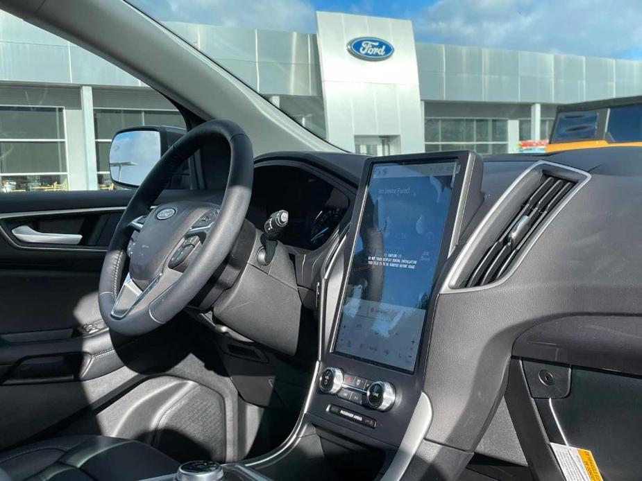 new 2024 Ford Edge car, priced at $43,431