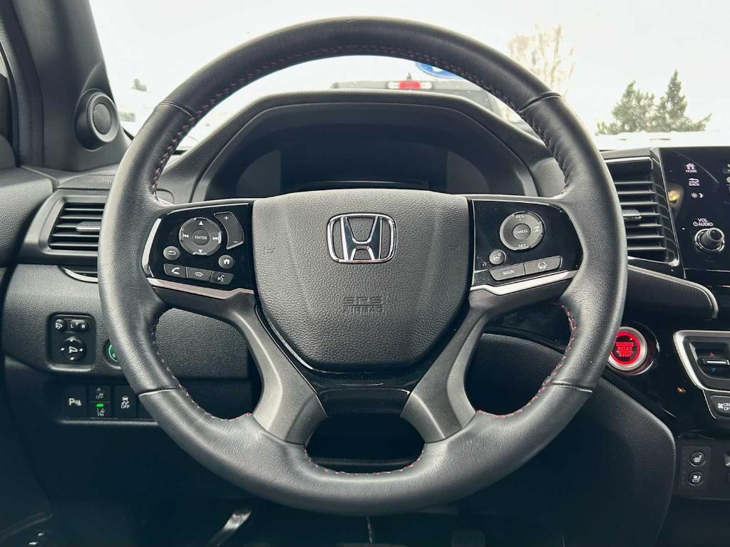 used 2022 Honda Pilot car, priced at $39,995