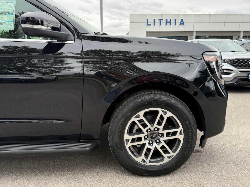 new 2025 Ford Expedition car, priced at $71,920