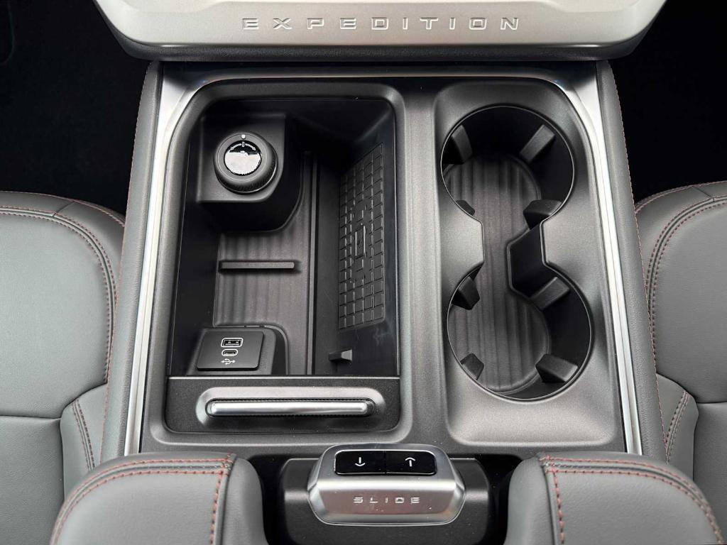 new 2025 Ford Expedition car, priced at $71,920