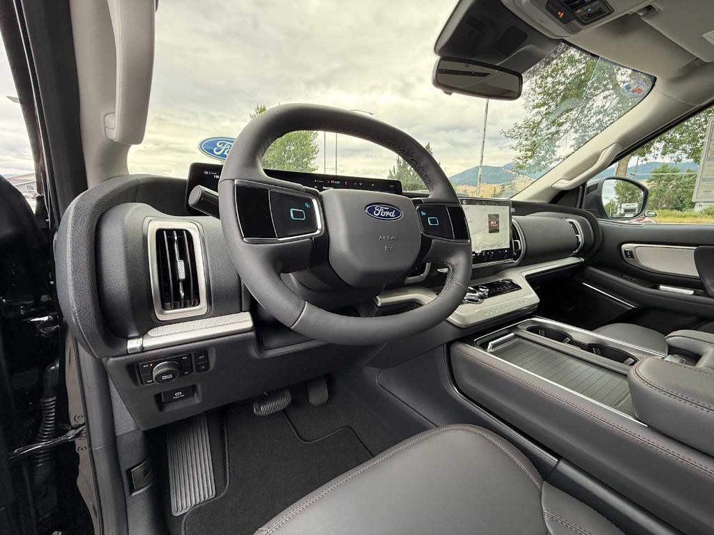new 2025 Ford Expedition car, priced at $71,920