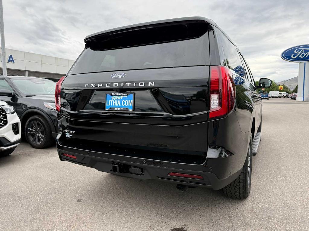 new 2025 Ford Expedition car, priced at $71,920