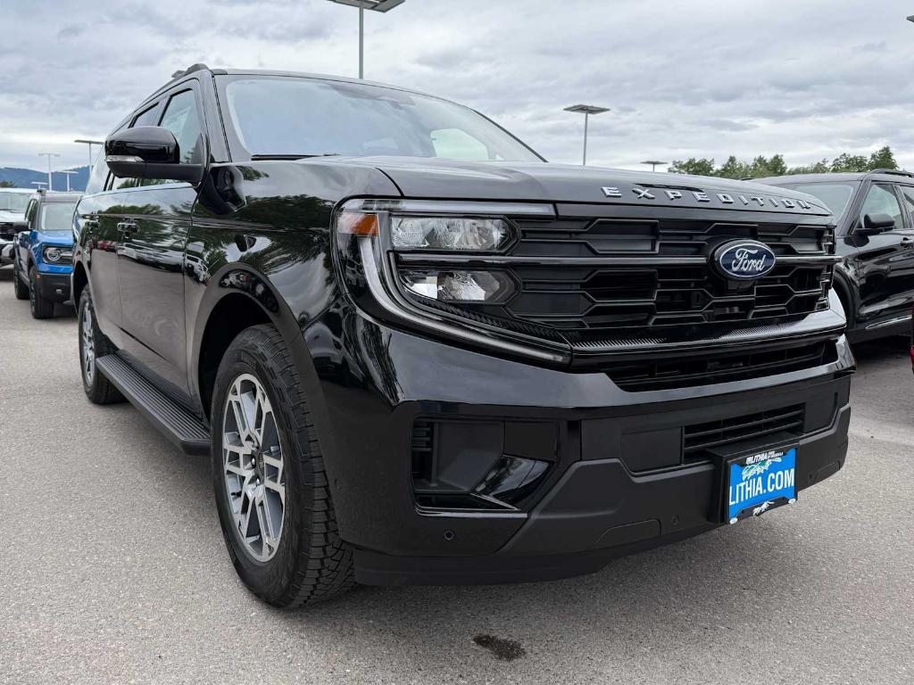 new 2025 Ford Expedition car, priced at $71,920