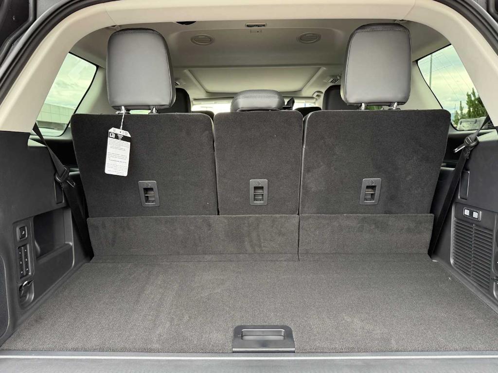 new 2025 Ford Expedition car, priced at $71,920