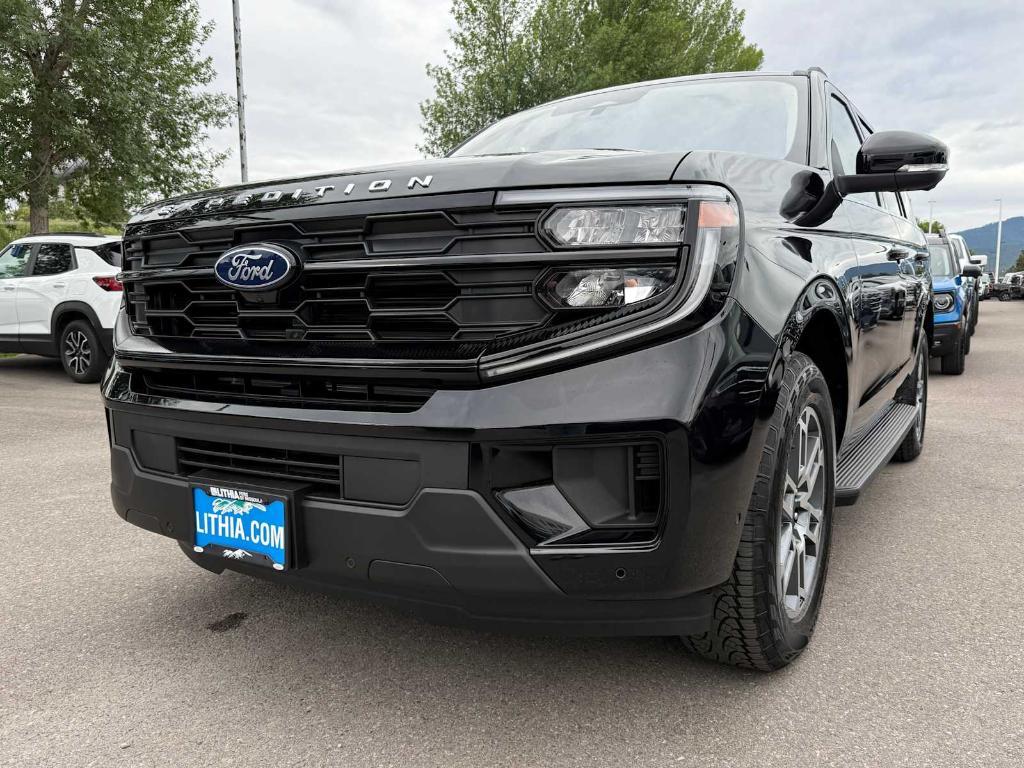new 2025 Ford Expedition car, priced at $71,920