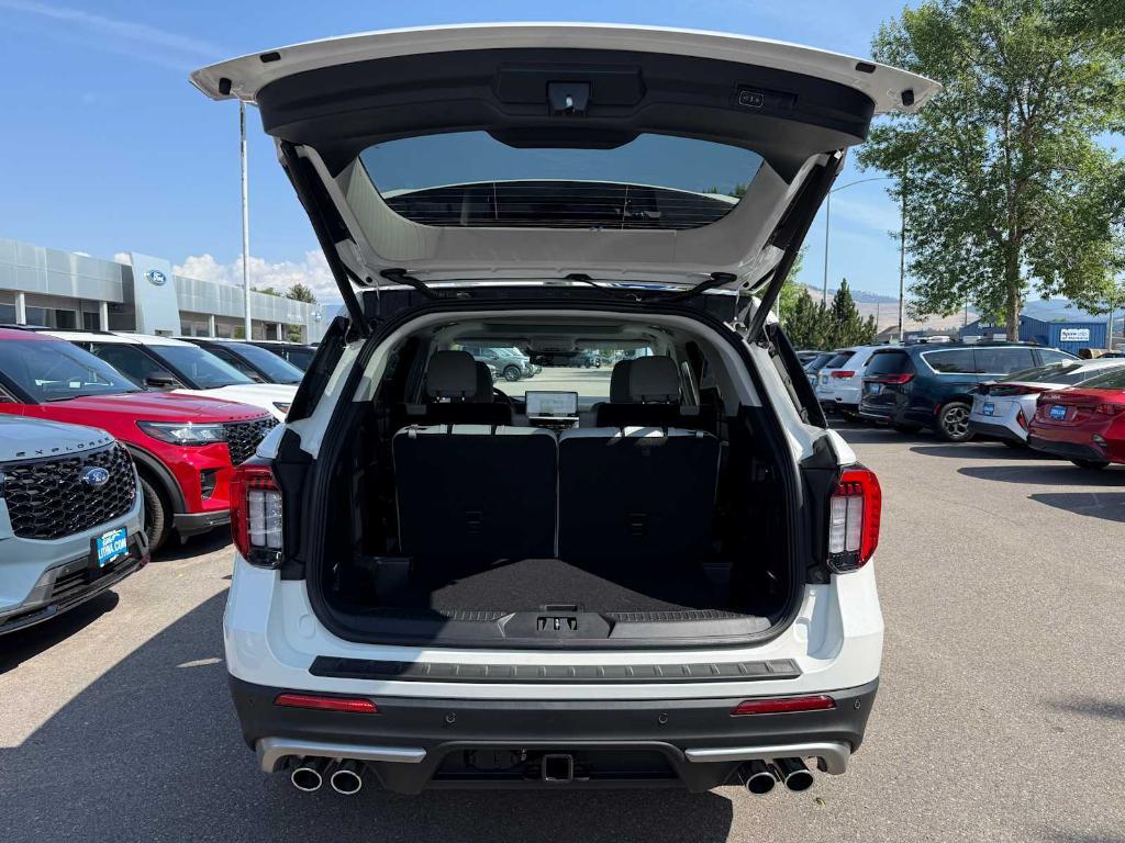 new 2025 Ford Explorer car, priced at $63,029